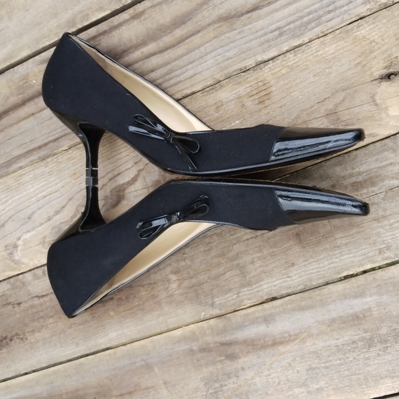 CHANEL HEELS 🥀 - Picture 7 of 14